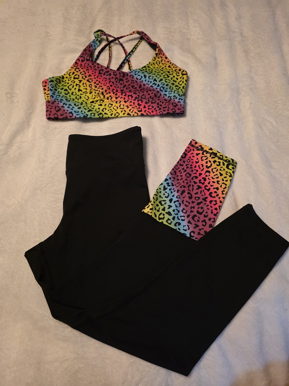 Zyia Women’s Leopard Print Active Wear Set